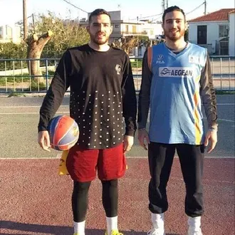Στα ''χακί'' τα αδέρφια Καταβαίνη!