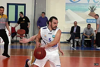 Παίρνει Καρβούνη η Καλλιθέα!