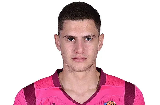 Ο Κολοσσός έκλεισε τον Stefan Momirov!