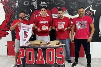 Η ''Θύρα 7'' Ρόδου τίμησε τον Γιαννούλη Λαρεντζάκη