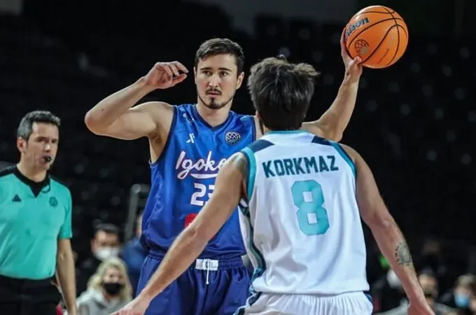 Ο Κολοσσός έκλεισε τον Στέφαν Ποτ!