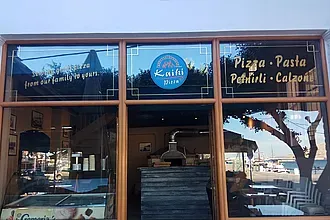 Το Snack Bar- Pizza Kaiki στην Κάλυμνο στηρίζει τον αθλητισμό!