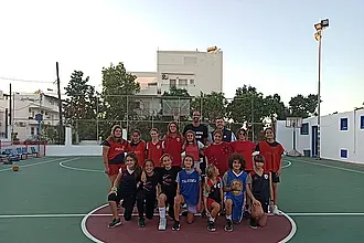 Η έκπληξη των κοριτσιών στον Σαντή!