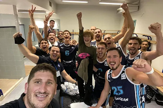 Με αγάπη από τα... Άνω Λιόσια!
