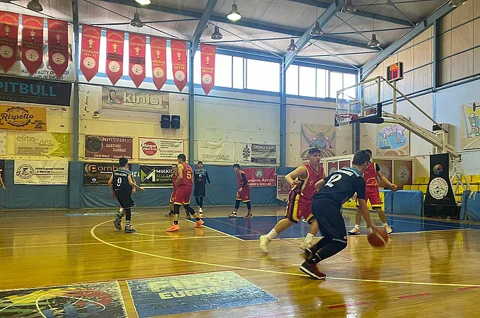 Τζάμπολ στο F-F των παμπαίδων!
