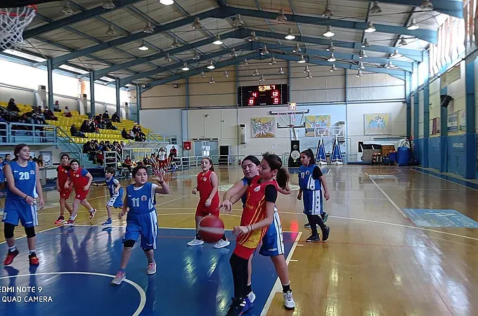 Γέμισε παιδικά χαμόγελα η Ιαλυσός (pics)