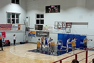 Ροδίων... ''φρούριο'' και μοναξιά στο ρετιρέ!