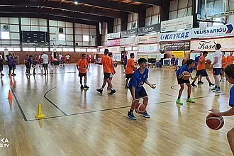Φουλ ρυθμοί στο United Basketball Camp