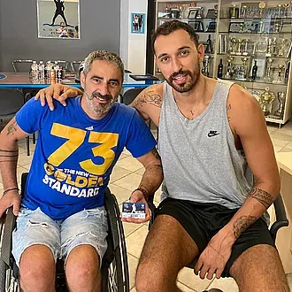 Πάντα δίπλα στον Κολοσσό ο Μιχάλης!