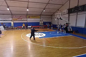 Με τα... μούτρα στη δουλειά ο Κουταλιανός!