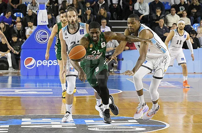 Συνολικά 37 διαιτητές έπαιξαν στον Κολοσσό!
