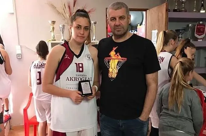 Επέστρεψε στον Ιπποκράτη η Αθανασοπούλου!