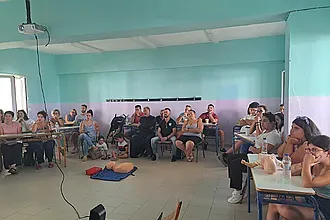 Το σεμινάριο του Σταυρού με απινιδωτή!