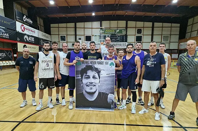 Ο Φοίβος δεν ξεχνάει τον αρχηγό του!
