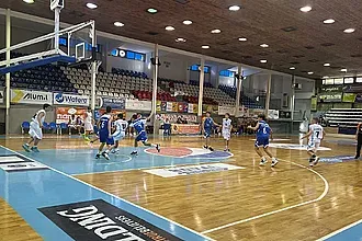 Η πρώτη ομάδα κέρδισε τη δεύτερη!