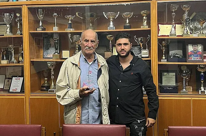 Ο Διαγόρας τίμησε τον ''Προφήτη''!