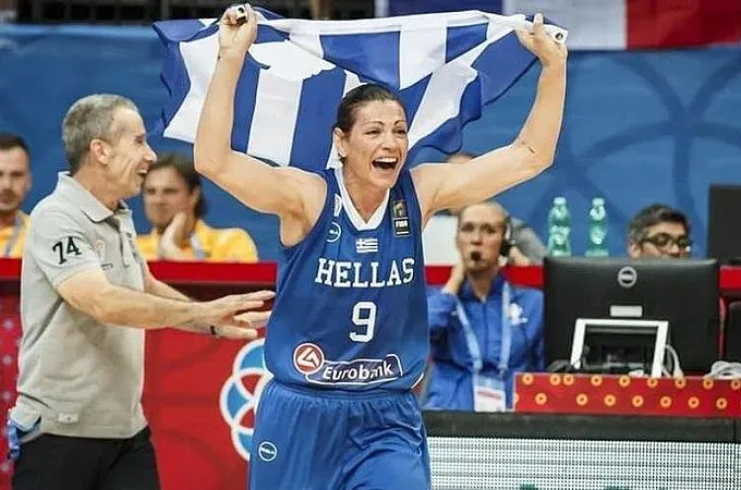 Στην Κω για τον Φοίβο η Εβίνα Μάλτση!