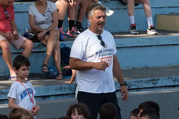 ''Να έρχονται χαρούμενα, να φεύγουν ευτυχισμένα''!
