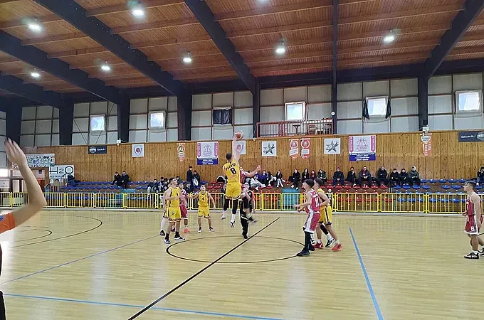 ΕΦΗΒΟΙ: Φοίβος- Ηρακλής 2000 46-58