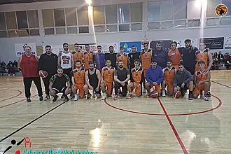 Έπαιξαν για... ιερό σκοπό!