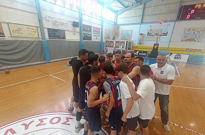 Παρέμειναν στον Διαγόρα Παπανθύμου και Παπαθεοδωράκης!