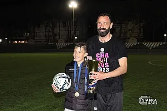Φιλικό πρός τιμήν του Κουβαρά!