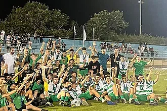 Με αρκετούς έφηβους η Ρόδος!