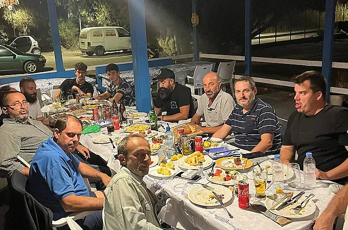 Το δείπνο του Ρ.Σ.Α. στο ''Σμαράγδι''!