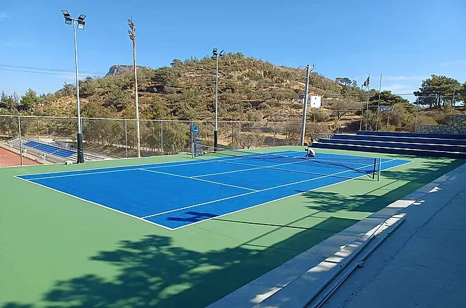 Αρχίζουν τα μαθήματα τένις στην Κάρπαθο!