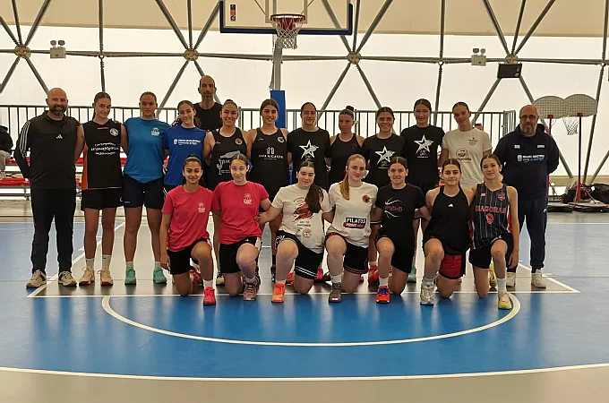 Η προπόνηση της μικτής κοριτσιών (pics)!