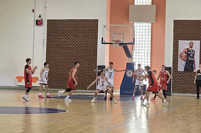 ΕΦΗΒΟΙ: Πανιώνιος Λ.- Ε.Α.ΚΑ. 76-51