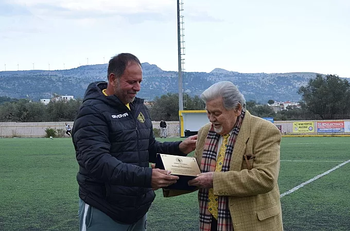Ο Άγιος Γεώργιος Μαλώνας τίμησε τον Θεόδωρο Παπανδρέου!