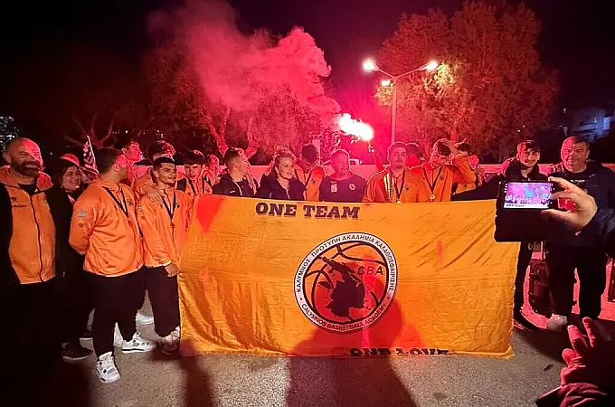 Υποδοχή... ηρώων στο λιμάνι της Καλύμνου!