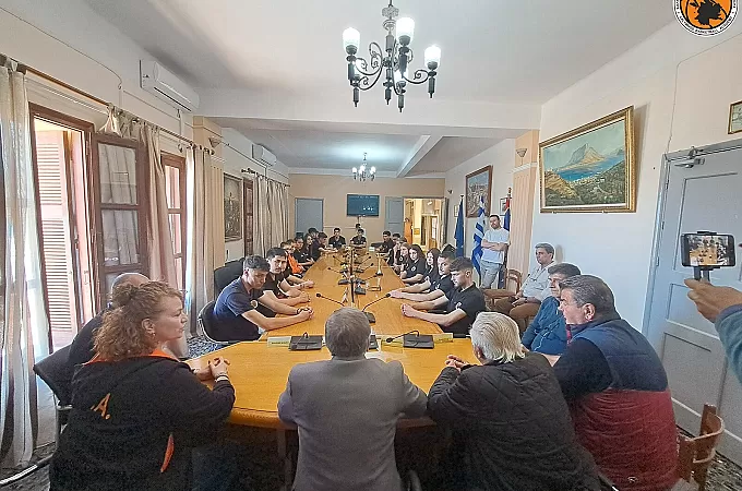Επίσκεψη στο δήμαρχο Καλύμνου από τους... πρωταθλητές!