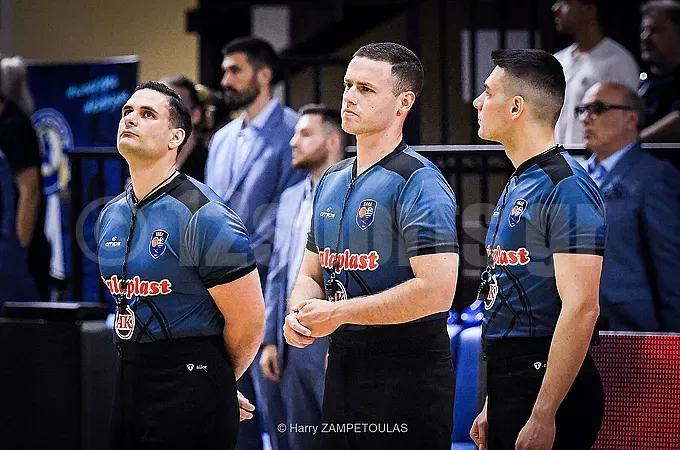 Διαιτητών το... ανάγνωσμα στον Κολοσσό!