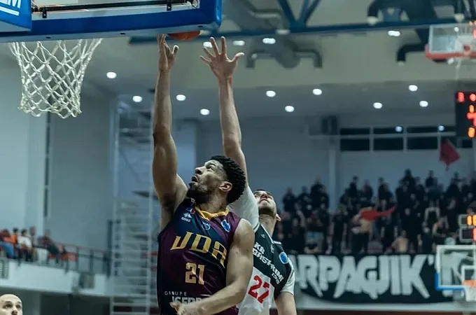 Παίρνει Τζόρνταν Μπαρνέτ ο Κολοσσός!