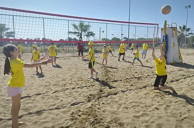 Γέμισε χαμόγελα το beach volley!
