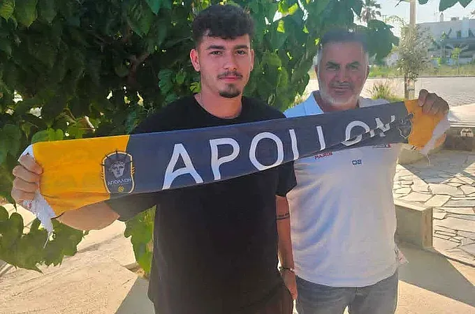 Στον Απόλλωνα Καλυθιών ο Κατσουρός!