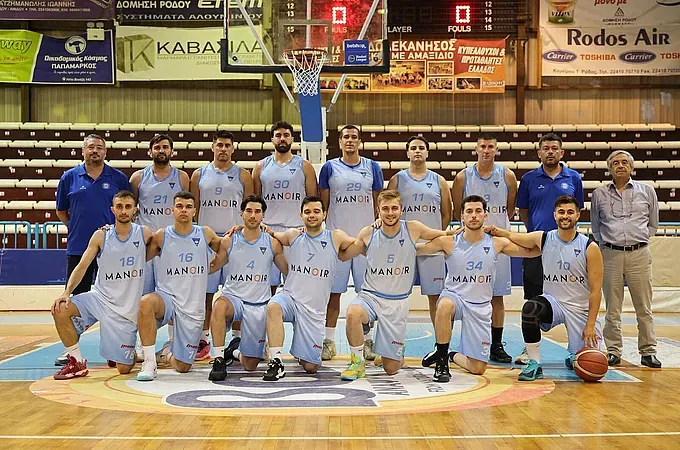Στον τελικό Αθήνα- Legal Basketball! - Μπάσκετ www.12sports.gr