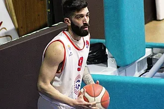 Κλείνει τον... Αρχιμανδρίτη ο Ιπποκράτης!