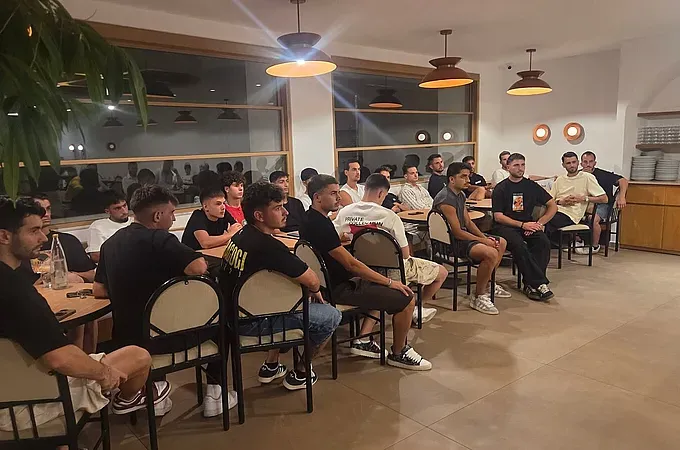 Πρώτη συνάντηση στον Απόλλωνα Καλυθιών!