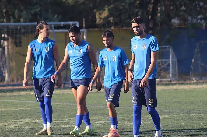 Ανεβάζουν ρυθμούς στον Απόλλωνα Καλυθιών!