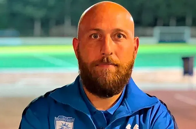 Συνεχίζει στ' Απόλλωνα ο Μακαρούνας!