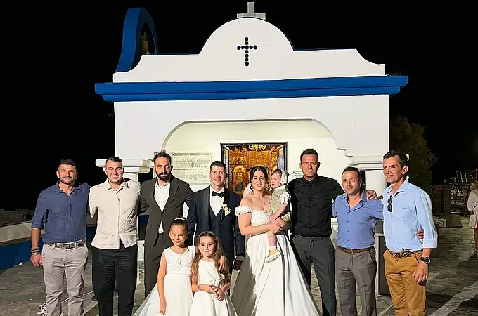 Να ζήσετε, Δημήτρη και Μαρίνα!