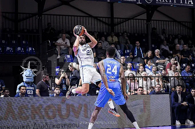 ''Μίλησαν'' οι έδρες στην πρεμιέρα! - Μπάσκετ www.12sports.gr