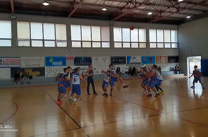ΕΦΗΒΟΙ: Ακαδημία- Α.Ε. Δικαίου 65-61